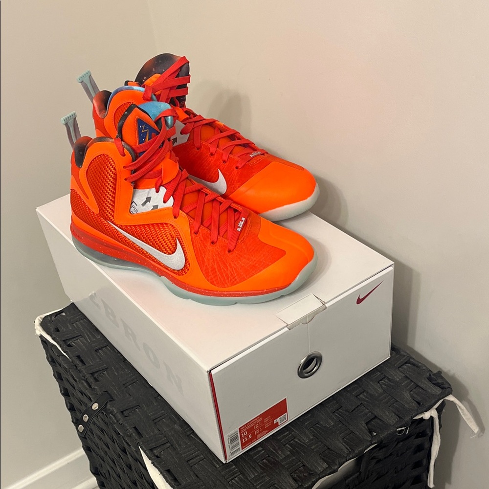 LeBron 9 Galaxy (2021)